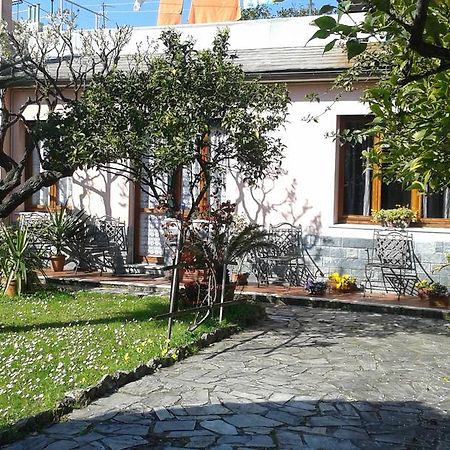 Casa Tra Il Verde E Il Blu Genua Exterior foto