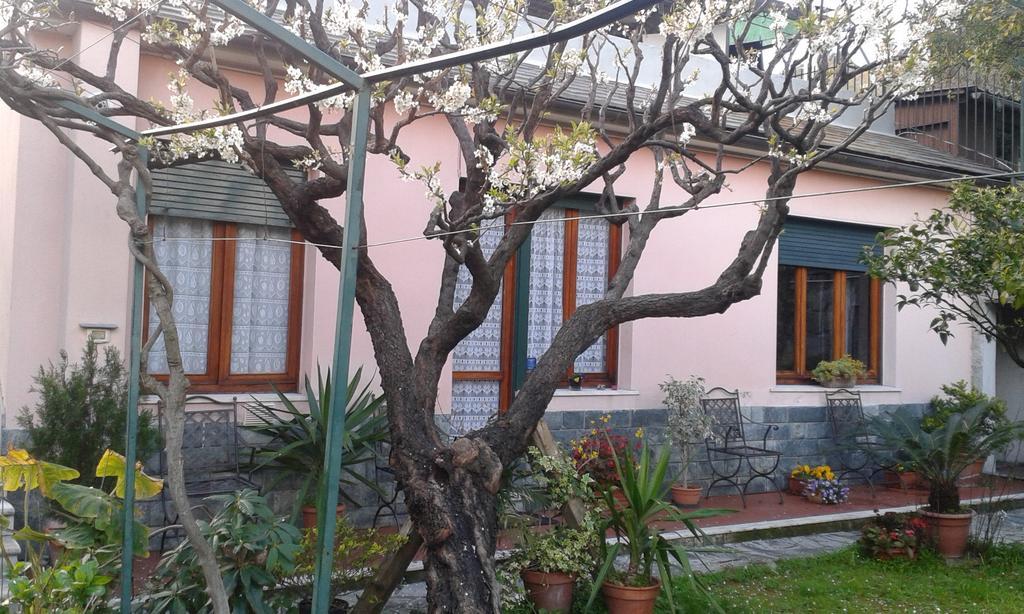 Casa Tra Il Verde E Il Blu Genua Exterior foto